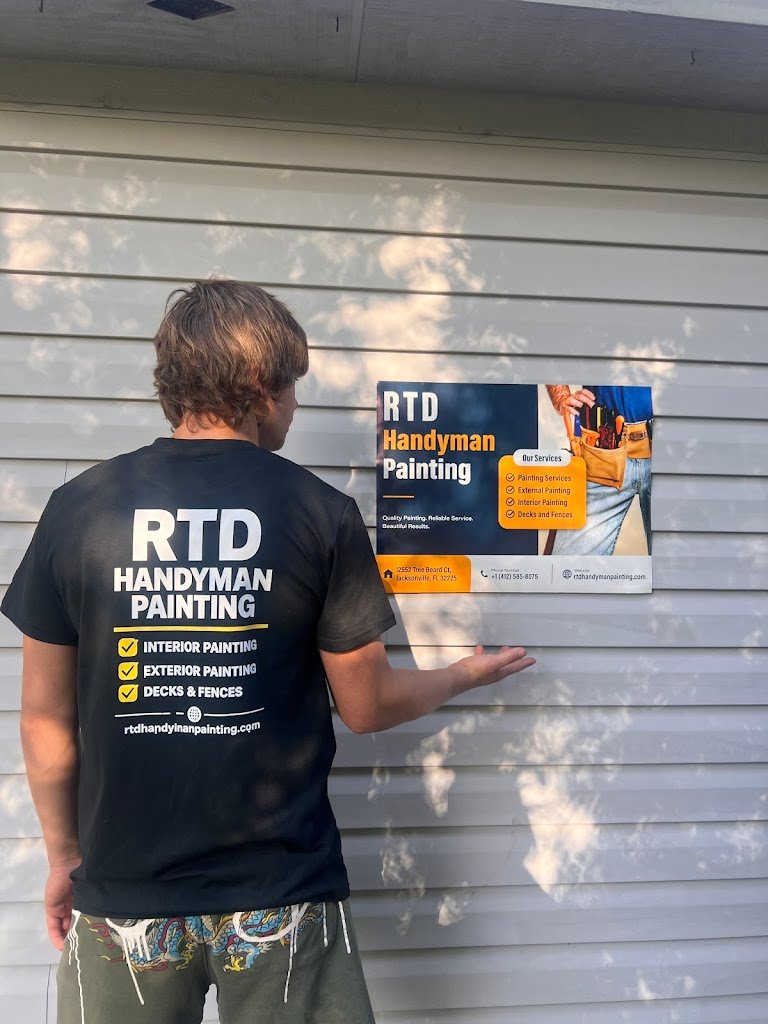 House painters in Jacksonville FL painting exterior siding